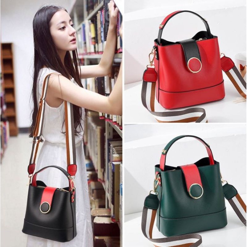 TAS BATAM TERBARU/TAS MODEL TERKINI/ Tas Selempang wanita Tas Bahu wanita Tas Batam Terpopuler.