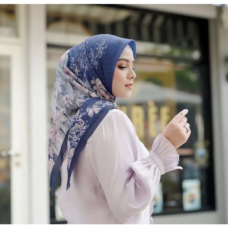 preloved malaya navy buttonscarves