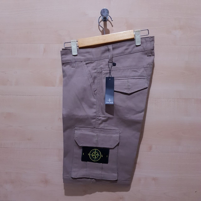 CELANA PENDEK CARGO PANTS STONE ISLAND LOGO CREAM - 28