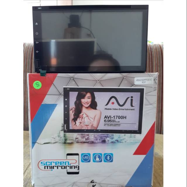 head unit double din AVI 1700H layar glass panel mirror link