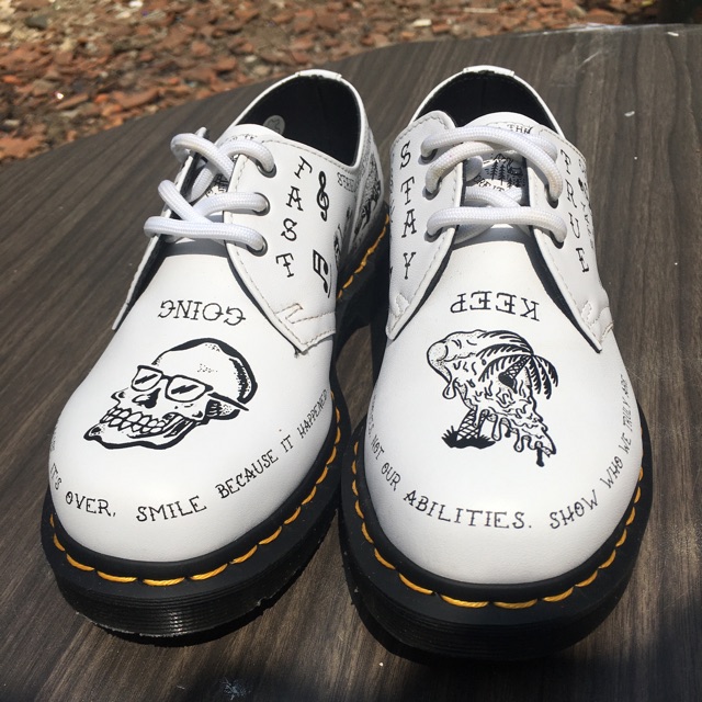 Dr.martens 1461  scrible  (white+black)