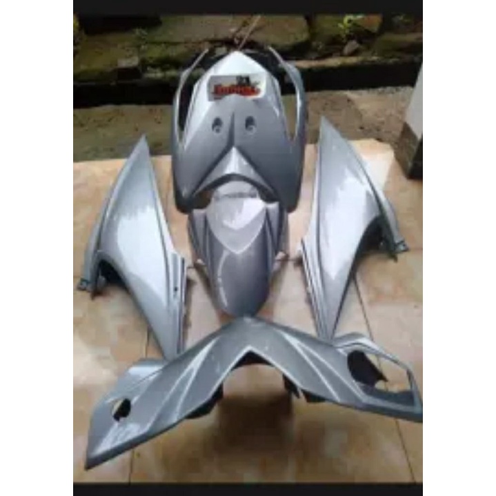 cover body halus honda beat karbu silver