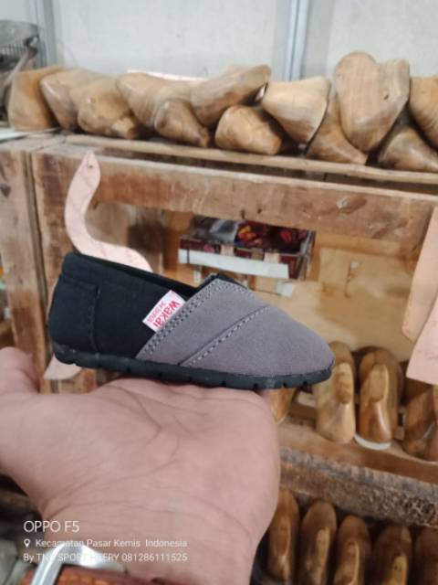 Sepatu slip on baby kids WAKAI size 21-25