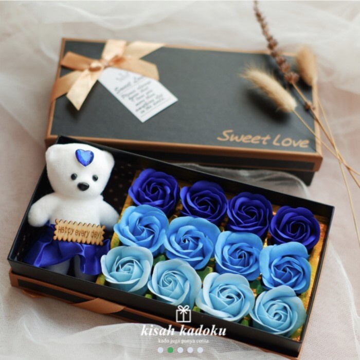 

FLOWER BOX BUNGA SABUN HADIAH WISUDA BIRTHDAY CHRISTMAS MOTHERS DAY - Biru
