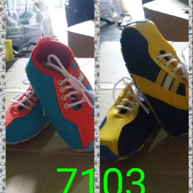 Sepatu Anak Kode 7103