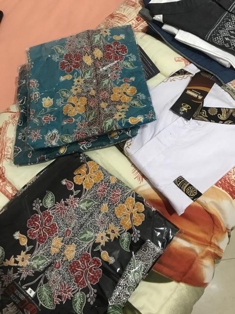Atasan Batik Tunik Seragam Kerja Wanita Motif Bunga Daun Kecil
