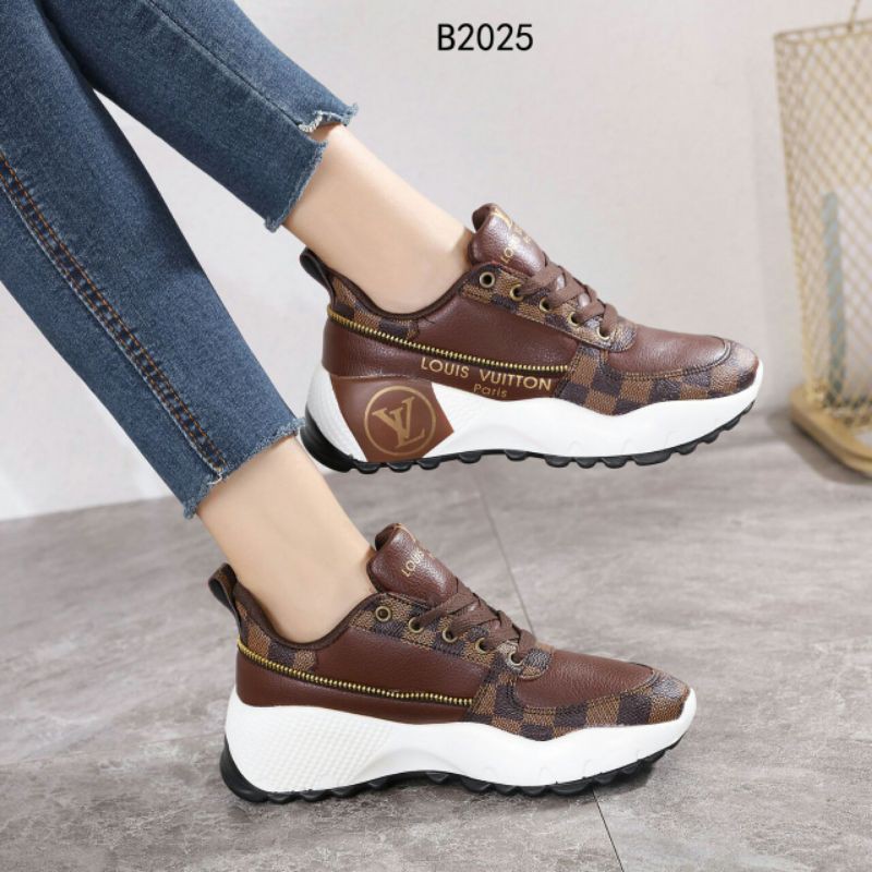 Louis Vuitton Sneakers  #B2025