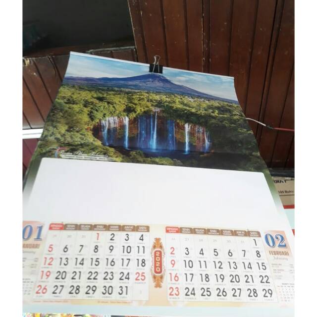 

Kalender dinding Lux pemandangan alam tahun 2020