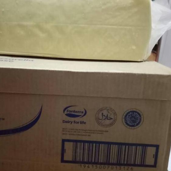 

Berkualitas! !!!! Keju Mozarella Anchor 500gr/ 1kg