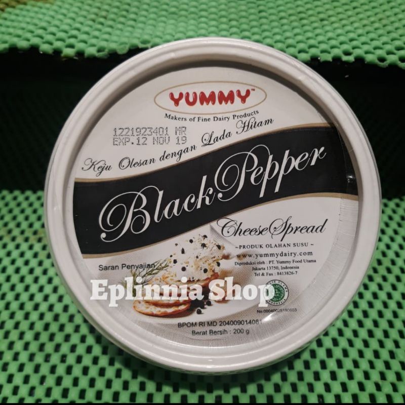 

Yummy Black Pepper Cheese Spread 200 gr - Keju Dengan Lada Hitam
