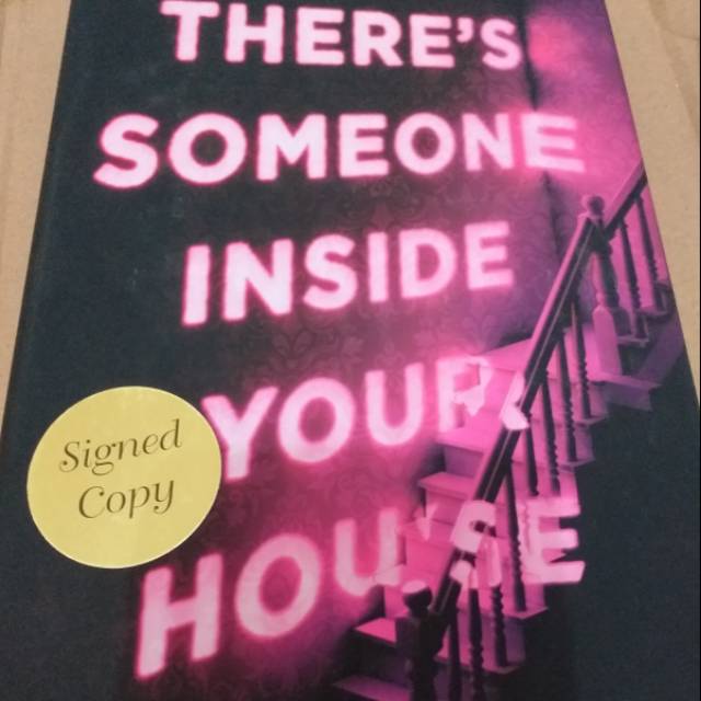 There's Someone Inside Your House, Stephanie Perkins (Bahasa Inggris) (English) Signed copy, ada TTD