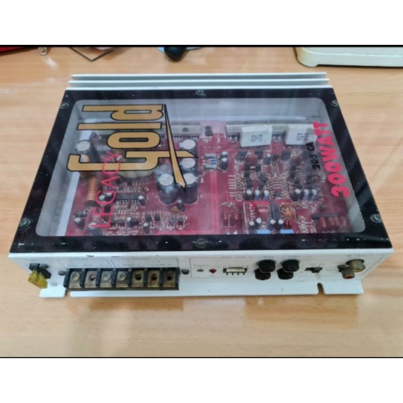 Power Amplifier Mobil 2 Channel Legacy (300 Watt)
