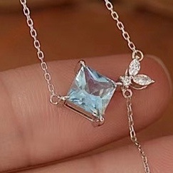 Sapphire Kalung Rantai Liontin Pita Aksen Batu Safir + Mutiara + Berlian Imitasi Untuk Wanita