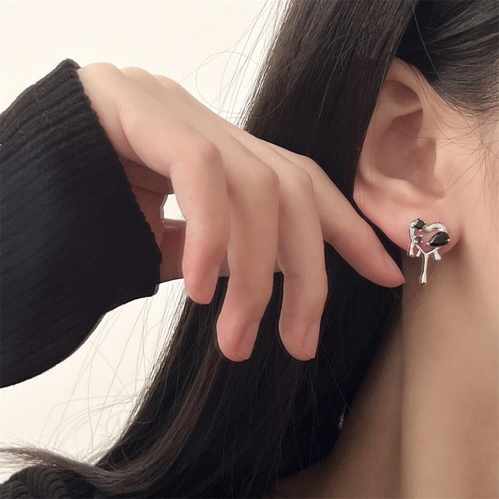 Anting Tusuk Sterling Silver 925 Desain Hati Hollow Gaya Korea Untuk Wanita