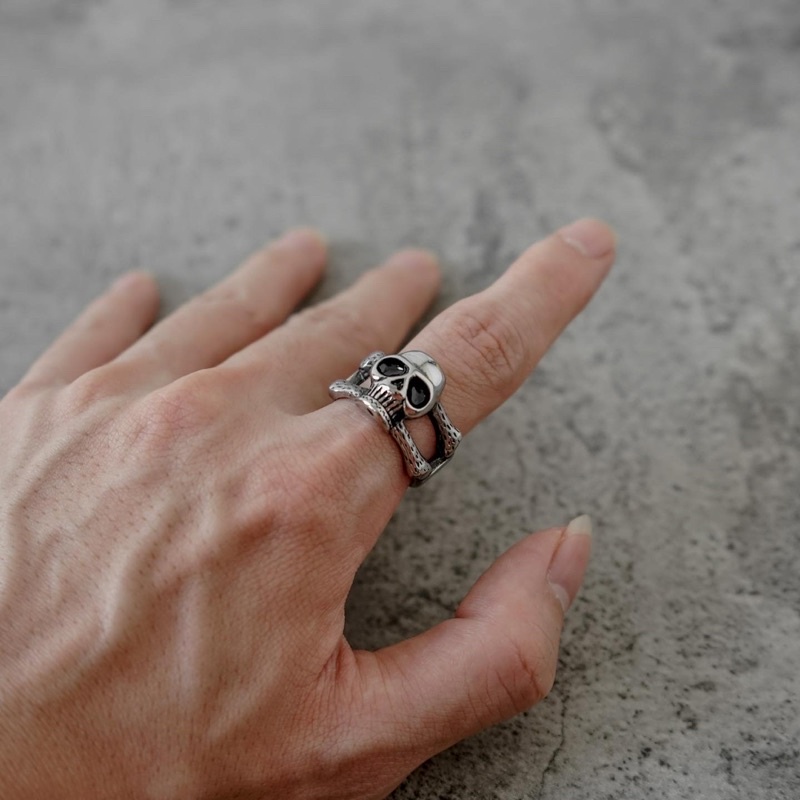 FAITH FADE - Claw Bone Ring