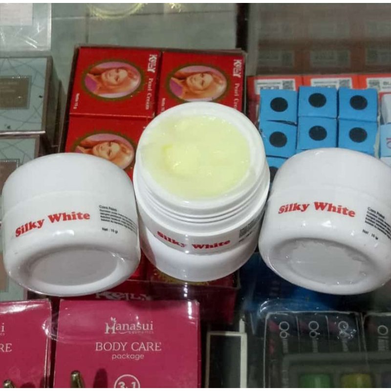 silky white / cream malam