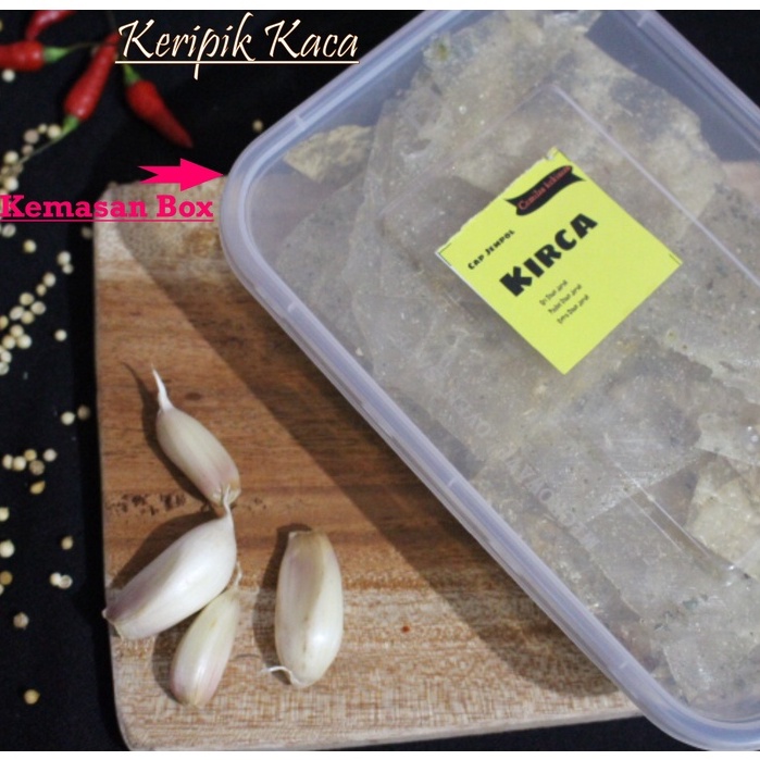 (PROMO)MAKANAN RINGAN ENAK MURAH CAMILAN PEDAS DAUN JERUK KERIPIK KACA KRIPCA KEMASAN BOX 100GRAM