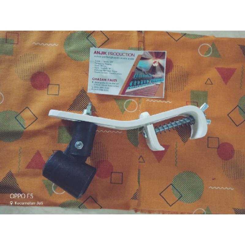 stand mic japit drum & kendang warna putih