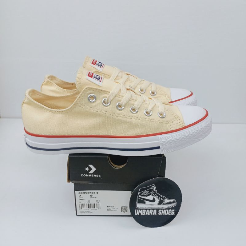 white beige converse
