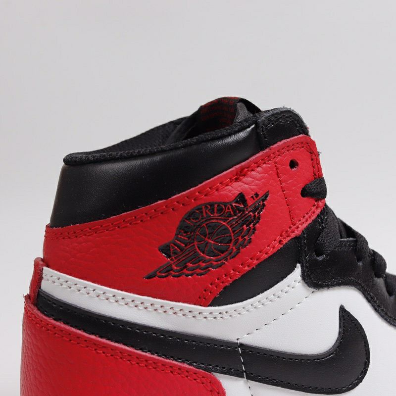 SEPATU BASKET SNEAKER PRIA/WANITA HIGH RED WHITE JORDAN RETRO PREMIUM 100%