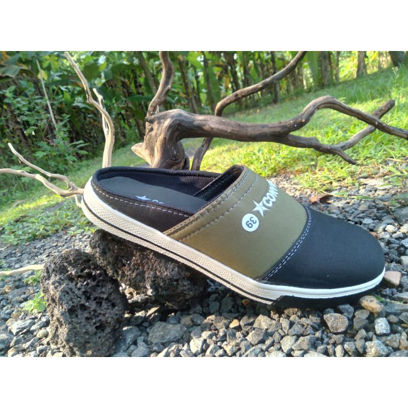 Sepatu sandal slop converse