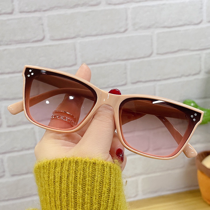 Kacamata Hitam Trendy Frame Kecil Untuk Pria / Wanita