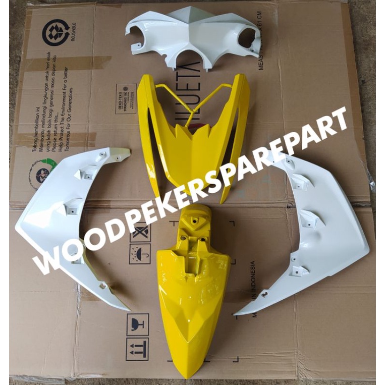 PAKET BODI HALUS BAGIAN DEPAN MIO M3 PUTIH KUNING