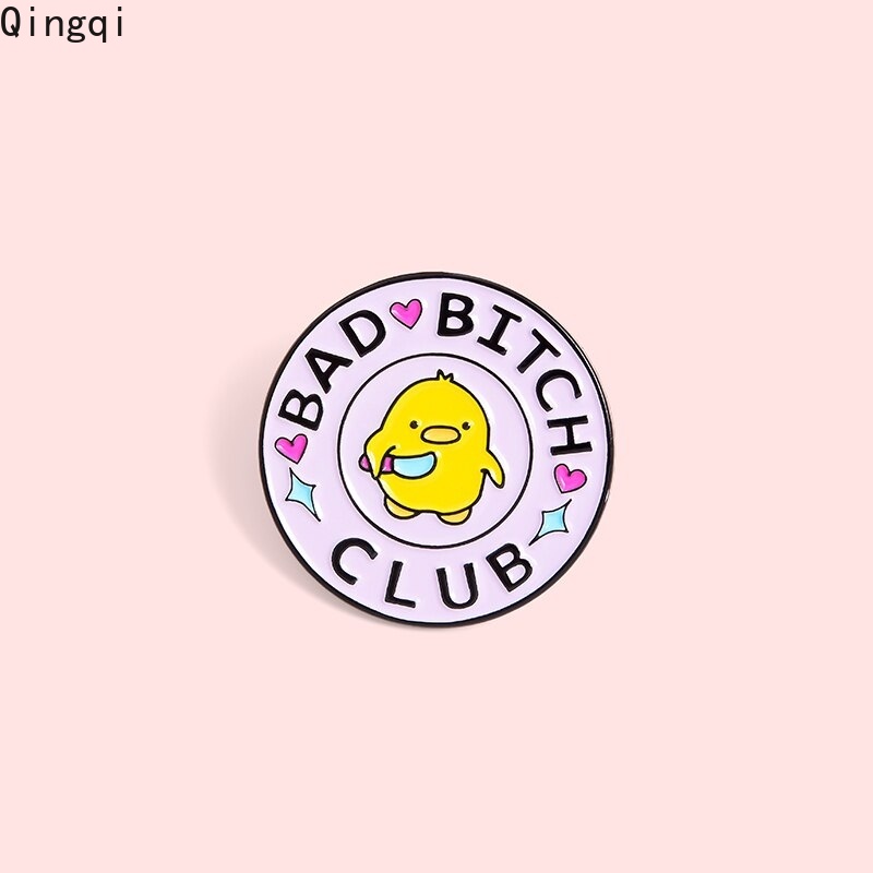 Bros Pin Enamel Desain Kartun Bebek Kuning Bad Bitch Club Dengan Pisau Untuk Hadiah