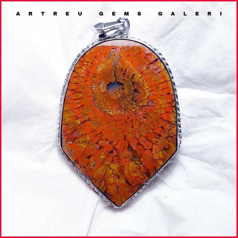 Liontin Batu Jasper Motif Bunga. batu gambar batu pirus batu zamrud batu pancawarna batu kalimaya li