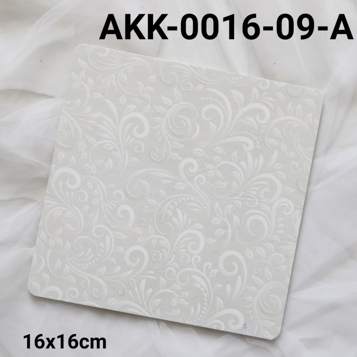 

GR-AKK-0016-09 CAKE BOARD TATAKAN ALAS KUE KOTAK 16CM MOTIF UKIRAN HEMAT
