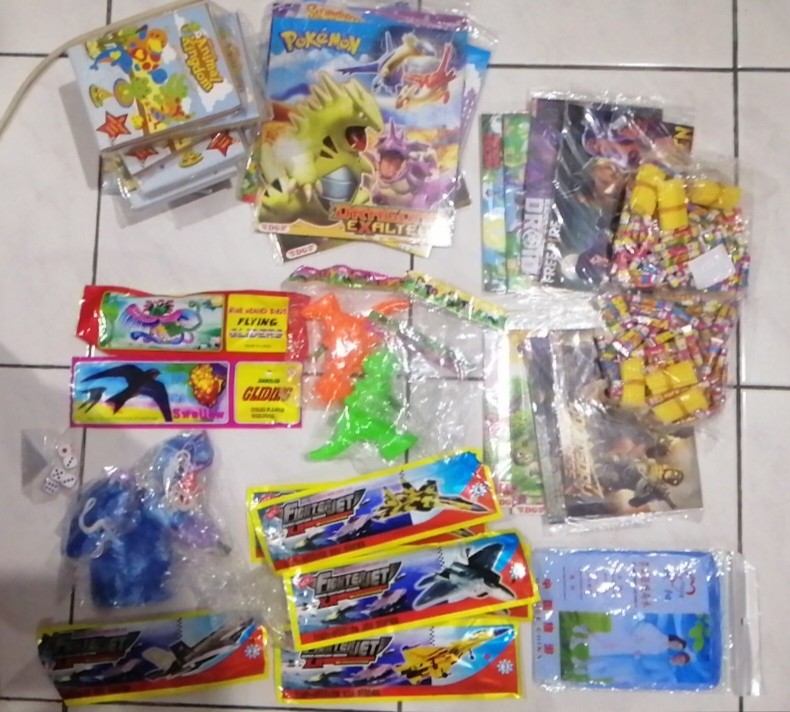 Terjun Payung Besar Dengan Pemberat Bentuk Seperti Orang Yang Lucu