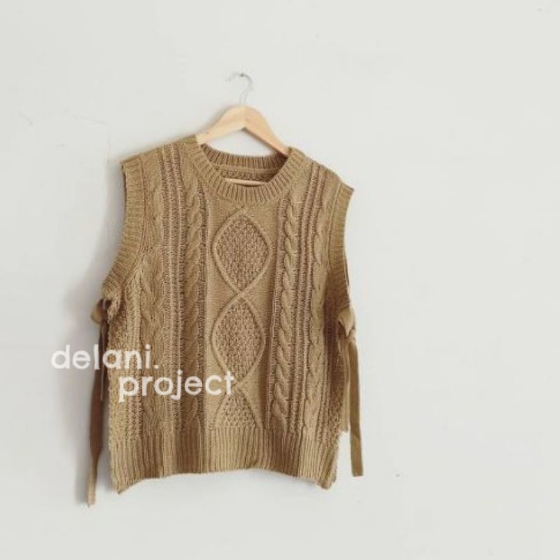 Slit Hera Vest Delani.project