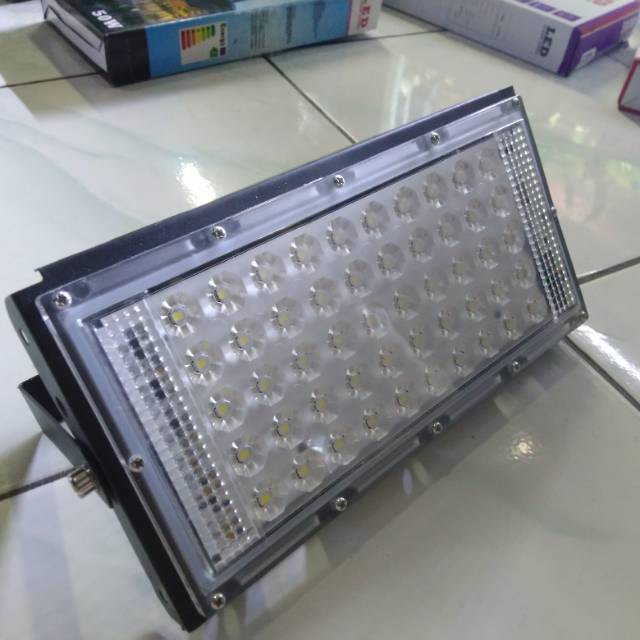 lampu sorot 50 watt