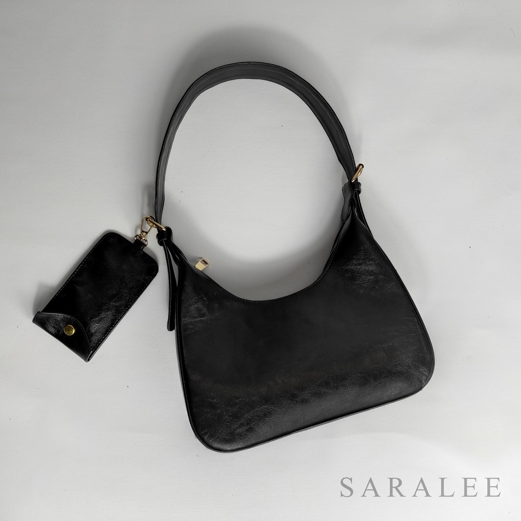 black shoulder bag