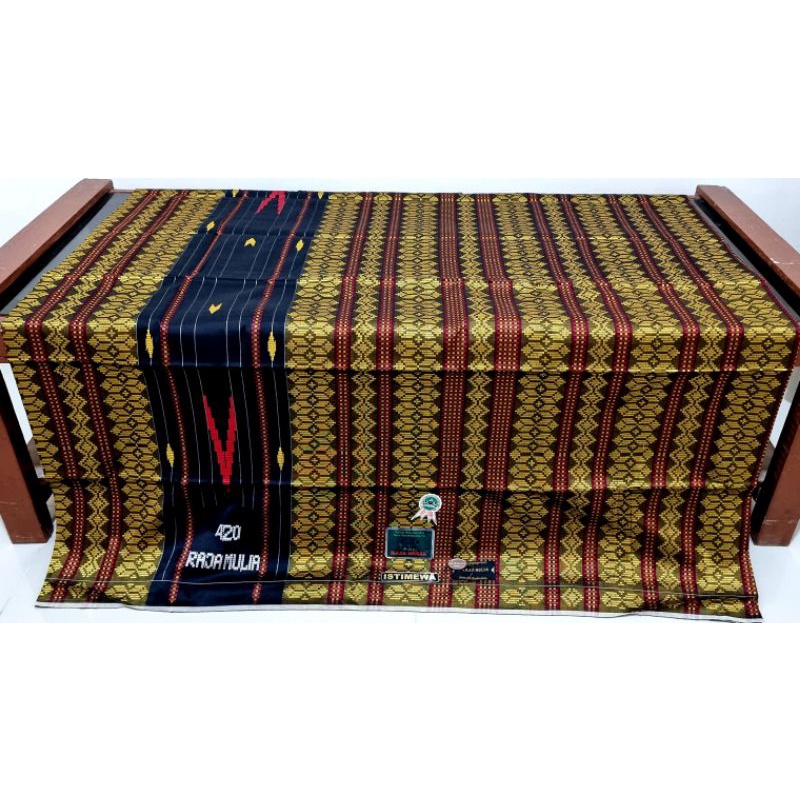 sarung tenun Samarinda raja mulia 420 setara dengan bhs,kamer,Tamer, Hidayat,Mustamin, lasmiri,