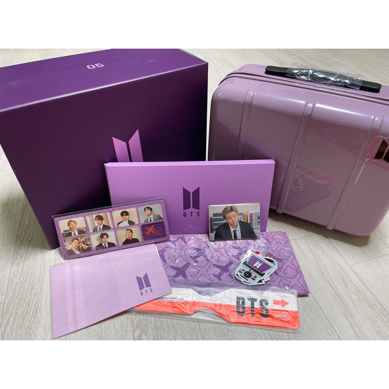 SHARING MERCH BOX 5 BTS READY STOCK