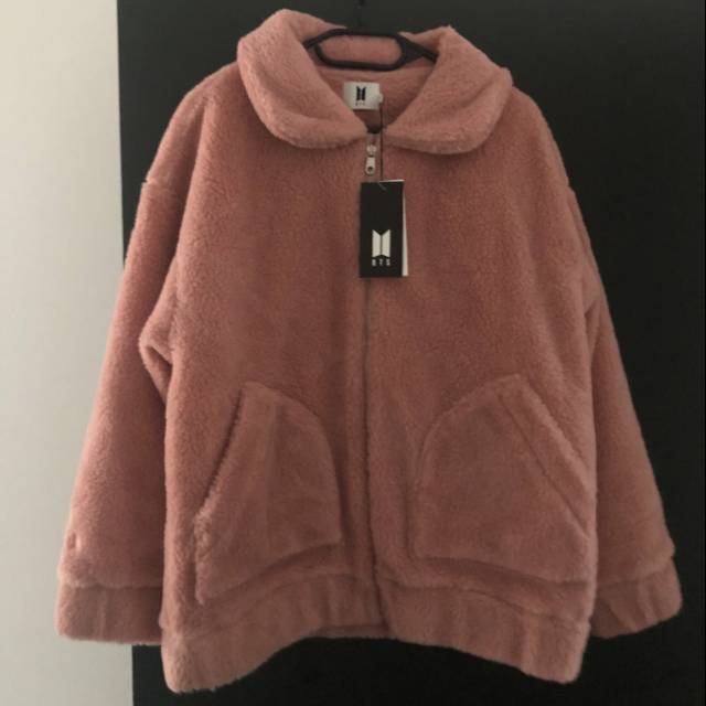 Bts pop up store pink fleece furr jacket UNOFF (look a like)