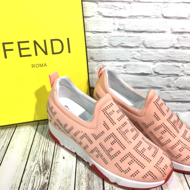 Sepatu Fashion Fendi