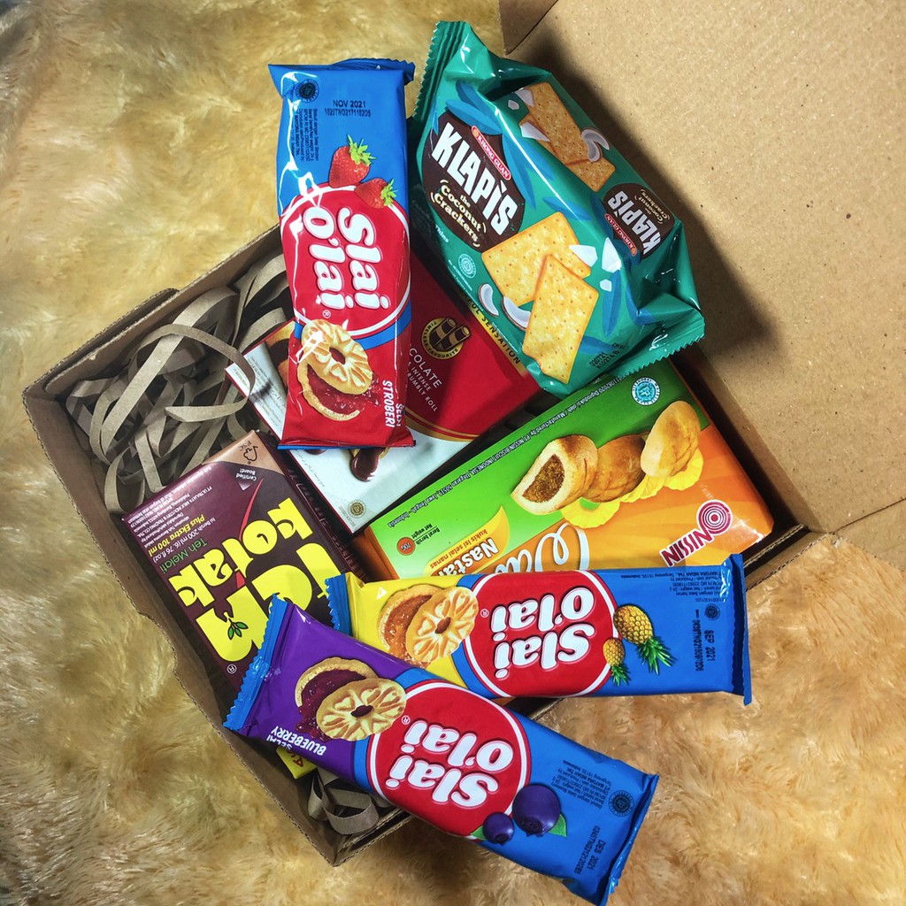 

Snack Local Hampers A / Lebaran Hampers / Graduation Hampers / Birthday Hampers / Custom Hampers