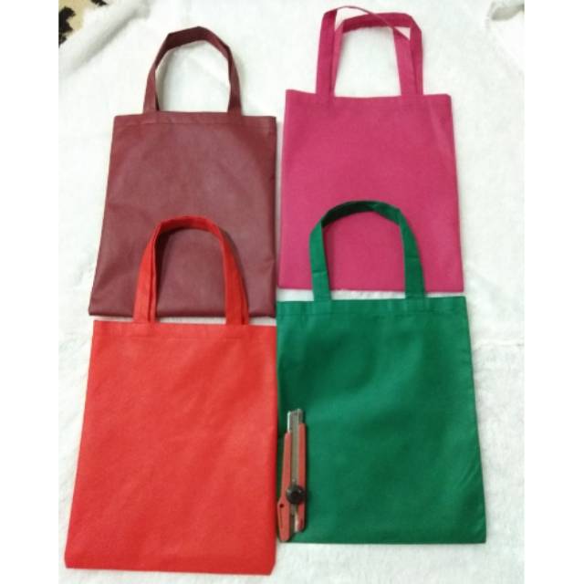 

2530 Tas kain polos 70 gsm