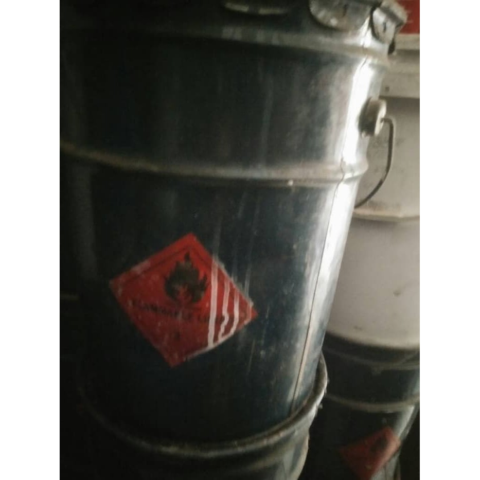 

cat polimet/cat besi / cat kayu (merah)