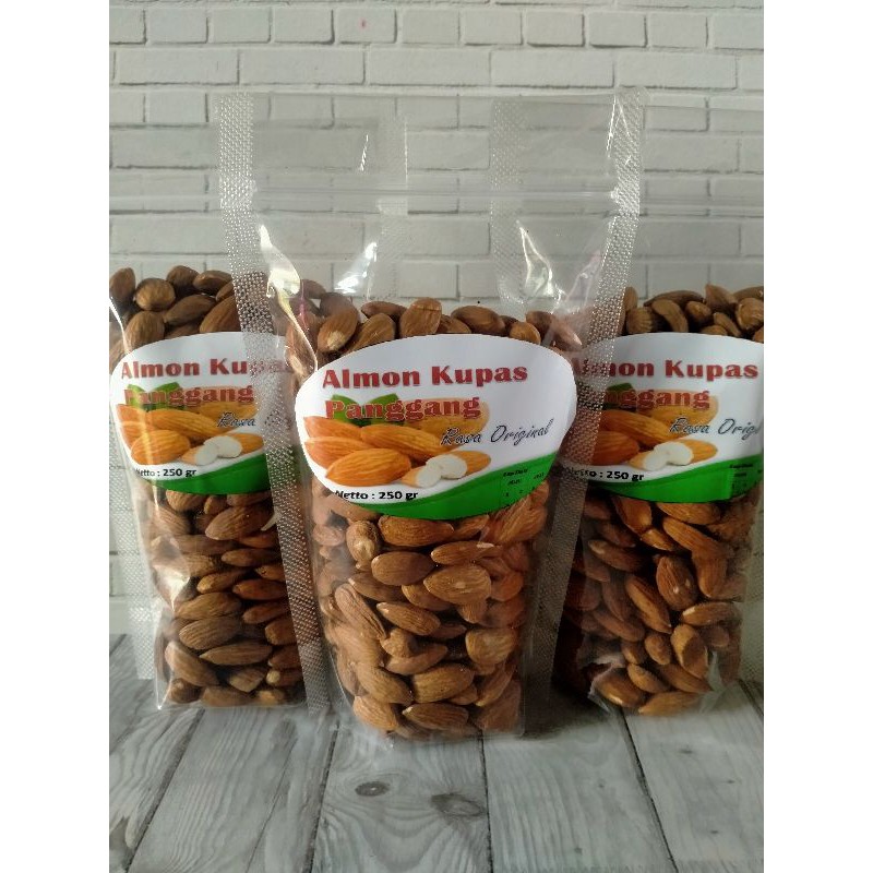 

Almond Kupas Panggang 250 gr