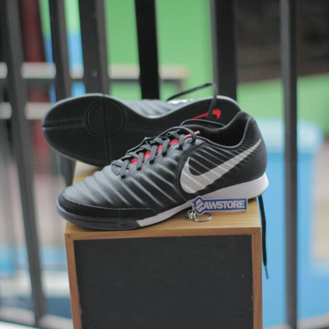 Sepatu Futsal Nike Tiempo Legend X7 Academy IC black
