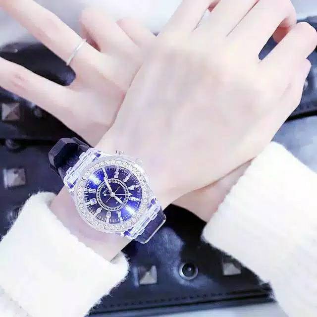 JAM TANGAN MEWAH MENYALA