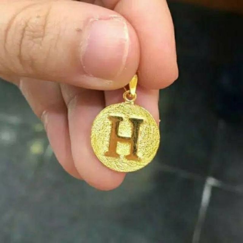 Liontin Huruf Emas 24K Kadar 99,99%