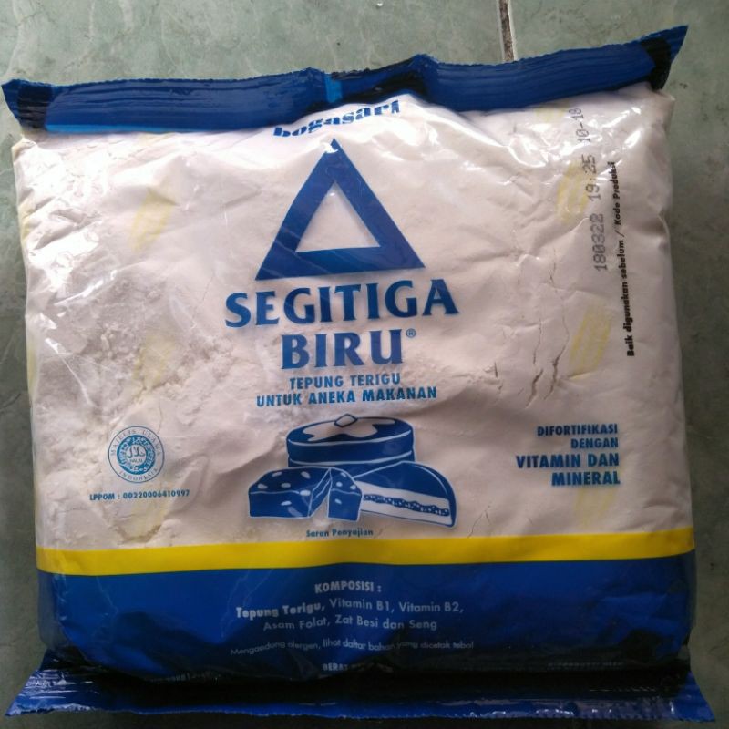 

Tepung segitiga 500 gr