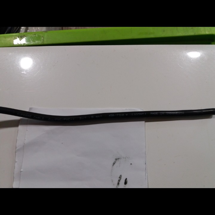 KABEL SUPREME NYMHY 3X1.5 serabut hitam (Meteran / Potongan)