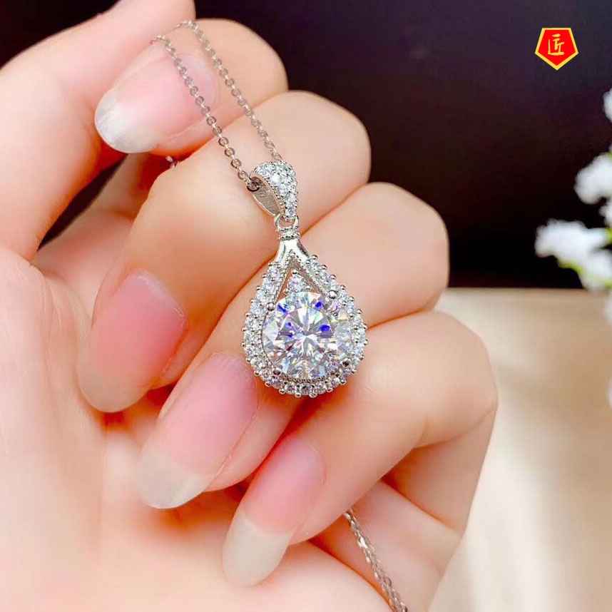 [Ready Stock]Water Drop Pear-Shaped Diamond Pendant Pt950 Platinum Micro-Inlaid Necklace Light Luxury
