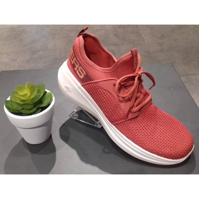 SKECHERS GO RUN