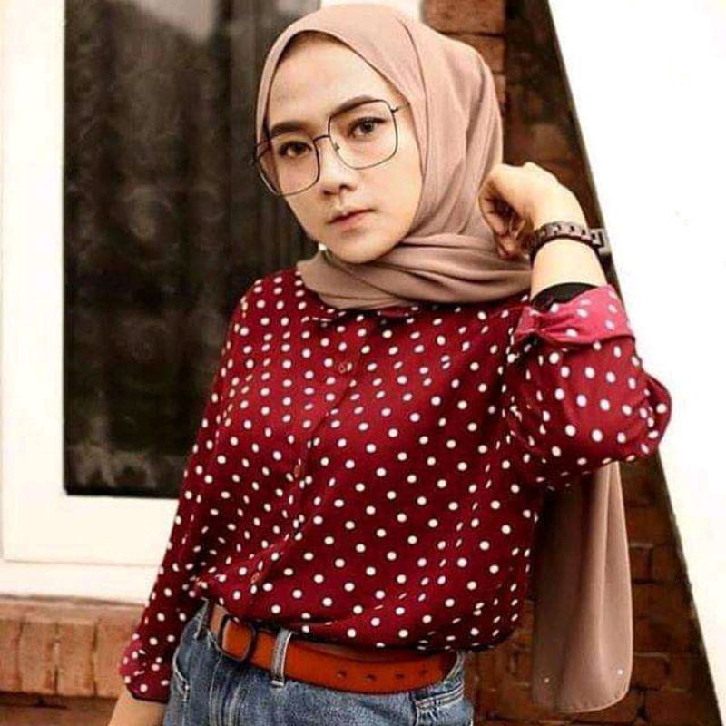 LAGI VIRAL BAJU ATASAN WANITA MOTIF POLKADOT DAN PANTAI OOTD REMAJA MASA KINI